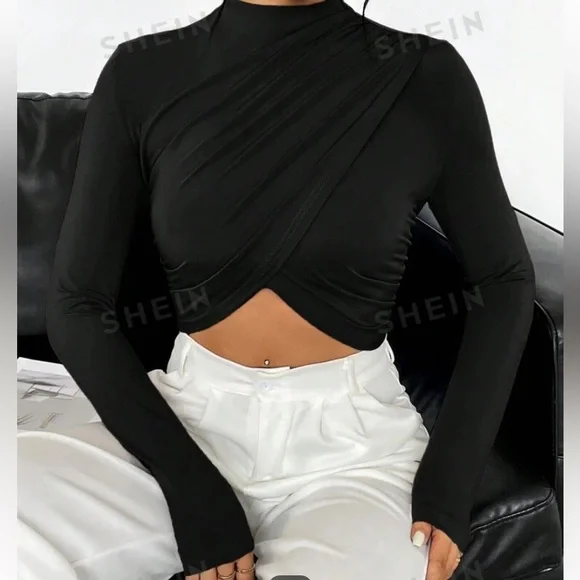 NWT long sleeve crop top - Picture 2 of 3